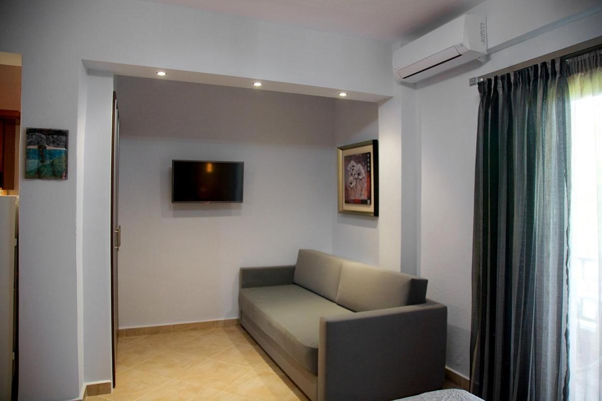 Stamos Apartments And Studios 보우르보우로우 객실 사진